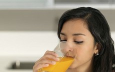 Bạn sẽ phải ‘trả giá đắt’ nếu phạm phải những sai lầm này khi uống nước cam