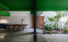Nhà 120 m2 thoáng gió tông xanh lá