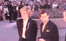 Khoảnh khắc Công nương Diana bị Thái tử Charles đối xử phũ phàng giữa chốn đông người hé lộ sự thật đầy chua chát