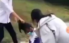 Xôn xao clip học sinh nữ ở Quảng Trị bị 2 bạn cùng trường đánh dã man