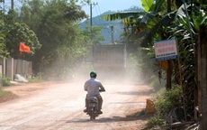 Thừa Thiên Huế: Xe tải “cày nát” tỉnh lộ 16, dân sống chung với bụi bẩn đến bao giờ?