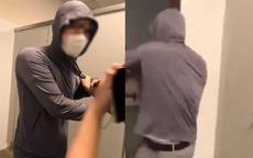 Hà Nội: Nghi vấn nam thanh niên trùm mũ áo kín mít lẻn vào trong nhà vệ sinh trường ĐH quay lén, bị sinh viên bắt quả tang