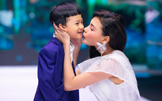 Thúy Diễm và con trai Bảo Bảo làm vedette tại Vietnam Junior Fashion Week 