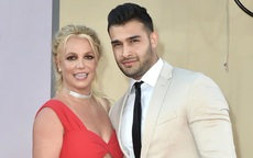 Britney Spears có bầu ở tuổi 41 với người chồng kém tuổi