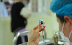 Hà Nội phát hiện 1.253 ca COVID-19 mới, đồng loạt tiêm vaccine cho trẻ lớp 6
