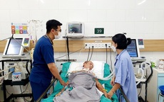 Hôn mê, tổn thương não vì nghe lời 'bà dân tộc' lên rừng đào rễ cây ngâm rượu chữa xương khớp