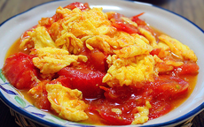 SỰ THẬT lời đồn cà chua nấu trứng gây ngộ độc