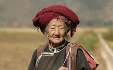 Cụ bà 107 tuổi vẫn trẻ như 60 tuổi, bí quyết sống thọ là 2 kiểu ăn uống đơn giản