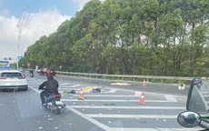 Tai nạn giao thông trên cầu Thanh Trì, 2 người đi xe máy tử vong