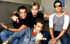 Da LAB, Tiên Tiên, Trọng Hiếu chung sân khấu với 4 boyband huyền thoại thế giới