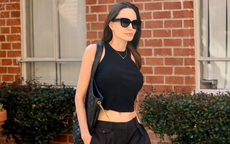 Angelina Jolie diện croptop khoe eo thon trên phố