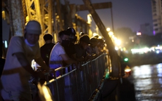 Hà Nội: Xuyên đêm tìm kiếm đôi nam nữ nhảy cầu Long Biên