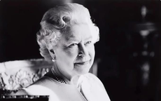 Những điều đặc biệt vô cùng thú vị về Nữ hoàng Elizabeth II - người phụ nữ quyền lực nhất nước Anh