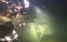 Vụ thi thể người chồng trong ô tô dưới sông Đà: Nạn nhân tự gây tai nạn