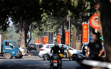 Đường phố Hà Nội rợp cờ hoa mừng Đảng, mừng Xuân Quý Mão 2023