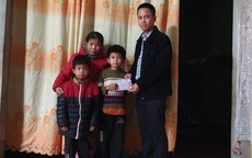 Ba mẹ con thiểu năng ở Hà Tĩnh nhận được sự hỗ trợ từ bạn đọc