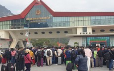 Hàng nghìn người xuất nhập cảnh tại cửa khẩu Việt - Trung ngày đầu mở cửa trở lại