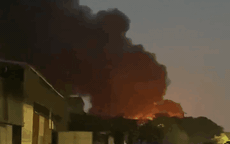 Video: Khói lửa bao trùm khu xưởng sản xuất dệt, len ở La Phù