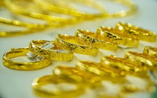 Giá vàng hôm nay 12/11: Giữ vàng nhẫn, vàng trang sức có thể ‘bốc hơi’ hơn nửa triệu đồng/lượng?