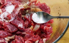 Thịt đỏ tốt nhưng ăn bao nhiêu là đủ? Hãy học cách ăn thịt an toàn và tốt nhất cho sức khỏe gia đình bạn!