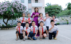 Hà Nội: Những cô giáo xinh như 'diễn viên điện ảnh' khiến ai cũng trầm trồ