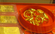 Giá vàng hôm nay 24/11: Vì sao người dân ít bán vàng dù giá ở đỉnh cao lịch sử?