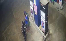 Kẻ dùng liềm cắt lúa kề cổ nhân viên cây xăng để cướp tiền sẽ bị xử lý thế nào?