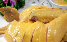 'Ghim' dần để dùng khi Tết đến: Thêm ngay các bước này để món thịt gà luộc có da căng bóng, siêu thơm ngon