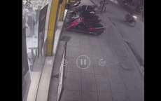 Video: Phóng xe như 'tên lửa', nam thanh niên lao thẳng vào cửa hàng bên đường