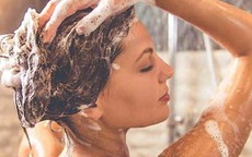 Tắm đêm có làm tăng nguy cơ đột quỵ, nhồi máu cơ tim?