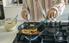 Khí thải từ bếp ga có thể gây hại cho hệ hô hấp: Chuyên gia chỉ cách phòng tránh
