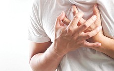 Người đàn ông bị nhồi máu cơ tim phải nhập viện gấp có thói quen thường xuyên làm việc này ngay từ khi còn trẻ