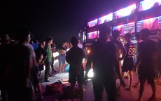 Video hiện trường ô tô tải đấu đầu xe khách trên cao tốc Cam Lộ - La Sơn