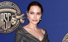 Angelina Jolie tiết lộ cảm xúc sau phẫu thuật cắt bỏ cả hai bên ngực