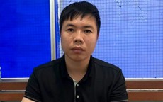 Bị bắt khi mang 42 chiếc Iphone trộm ở Hà Nội vào TP.HCM tiêu thụ