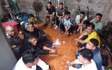 Quảng Ninh: Ăn mừng lễ thượng thọ, 14 người rủ nhau chơi xóc đĩa ăn tiền