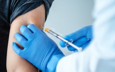 Tiêm vaccine có khả năng giảm nguy cơ mắc hậu COVID-19