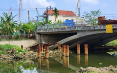 Cận cảnh cây cầu 'đau khổ' thi công 5 năm vẫn ì ạch chờ ngày hoàn thiện