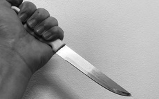 Nam sinh lớp 9 dùng dao đâm bạn tử vong