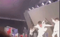 Video: Màn hình led đổ sập khi ca sĩ TiTi (HKT) và vũ công biểu diễn