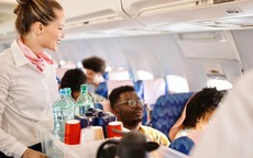 Nữ tiếp viên hàng không khẳng định: 'Muốn ăn ngon hãy ngồi ghế đầu trên máy bay'