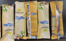 Tháng An toàn thực phẩm 2023: Dùng kem sữa đặc quá hạn sử dụng để sản xuất kem Tràng Tiền, tiểu thương Hà Nội bán 1.800 đồng/que