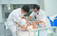 Kỳ tích: Lần đầu tiên tại Việt Nam nối thành công 2 cẳng chân bị đứt rời cho một bệnh nhân