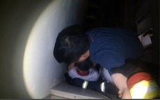 Hà Nội: Nghẹt thở giải cứu bé gái suýt rơi từ ban công tầng 20 chung cư