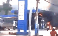 Video: Cây xăng ở Bình Định cháy dữ dội do khách vứt đầu thuốc lá