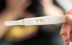 Người phụ nữ 36 tuổi nhập viện cấp cứu mới biết có thai
