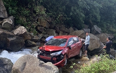 Lai Châu: Nguyên nhân nữ tài xế điều khiển lái xe lao xuống suối