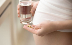 Cường giáp ảnh hưởng đến thai kỳ như thế nào và lưu ý khi dùng thuốc