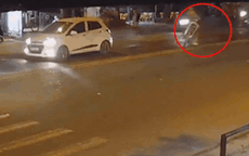 Video: Quái xế bốc đầu rồi lao trực diện vào xe tải khiến ai chứng kiến cũng khiếp đảm