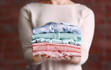 3 mẹo cực đơn giản giúp quần áo lưu hương thơm như giặt tiệm